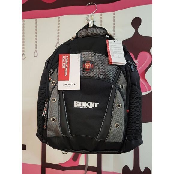 NWT Wenger Synergy swiss backpack - Picture 1 of 5